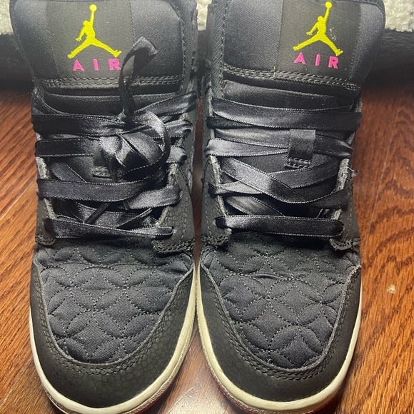 Jordan’s NIKE Air Jordan’s 1 Phat Black with pink soles size 4Y - Picture 4 of 12